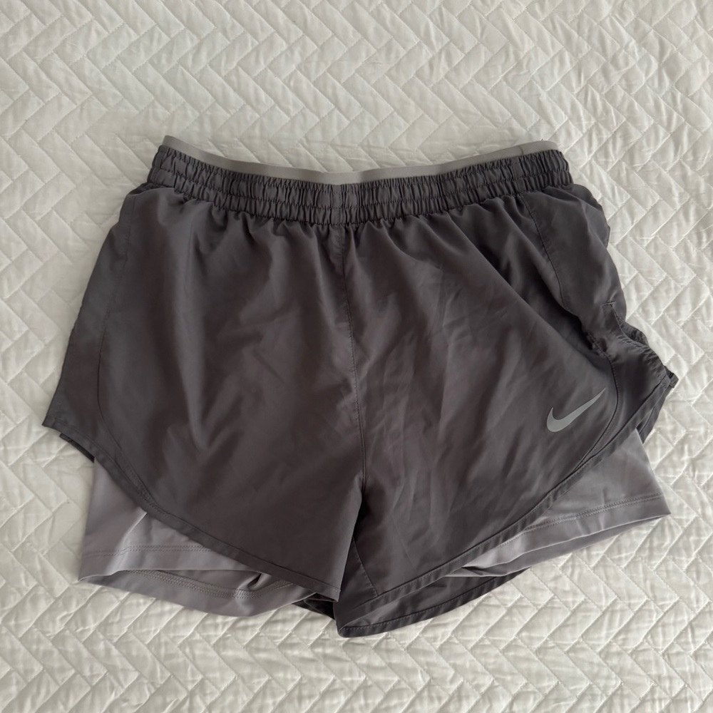 NIKE Women's Gray Running Shorts